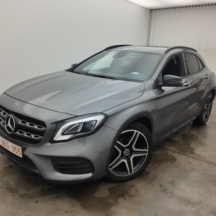 MERCEDES GLA 180D AUT