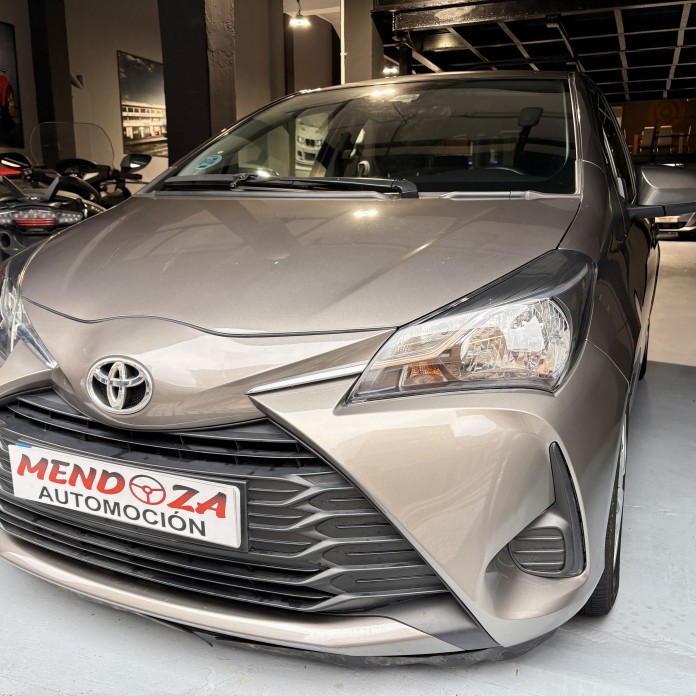 TOYOTA YARIS AUTOMÁTICO